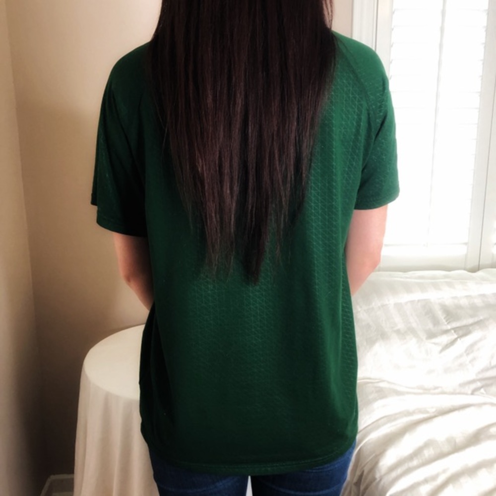 Green Under Armor Green T Shirt - Picture 3 of 3